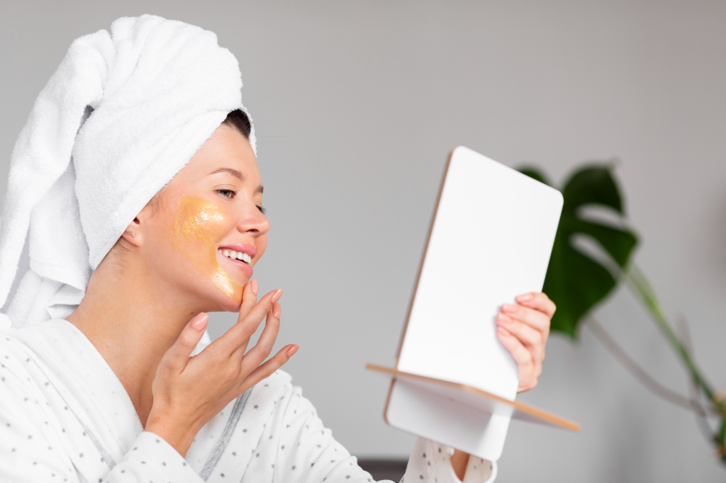 Private Label Skincare vs Contract Manufacturing: What’s the Difference?