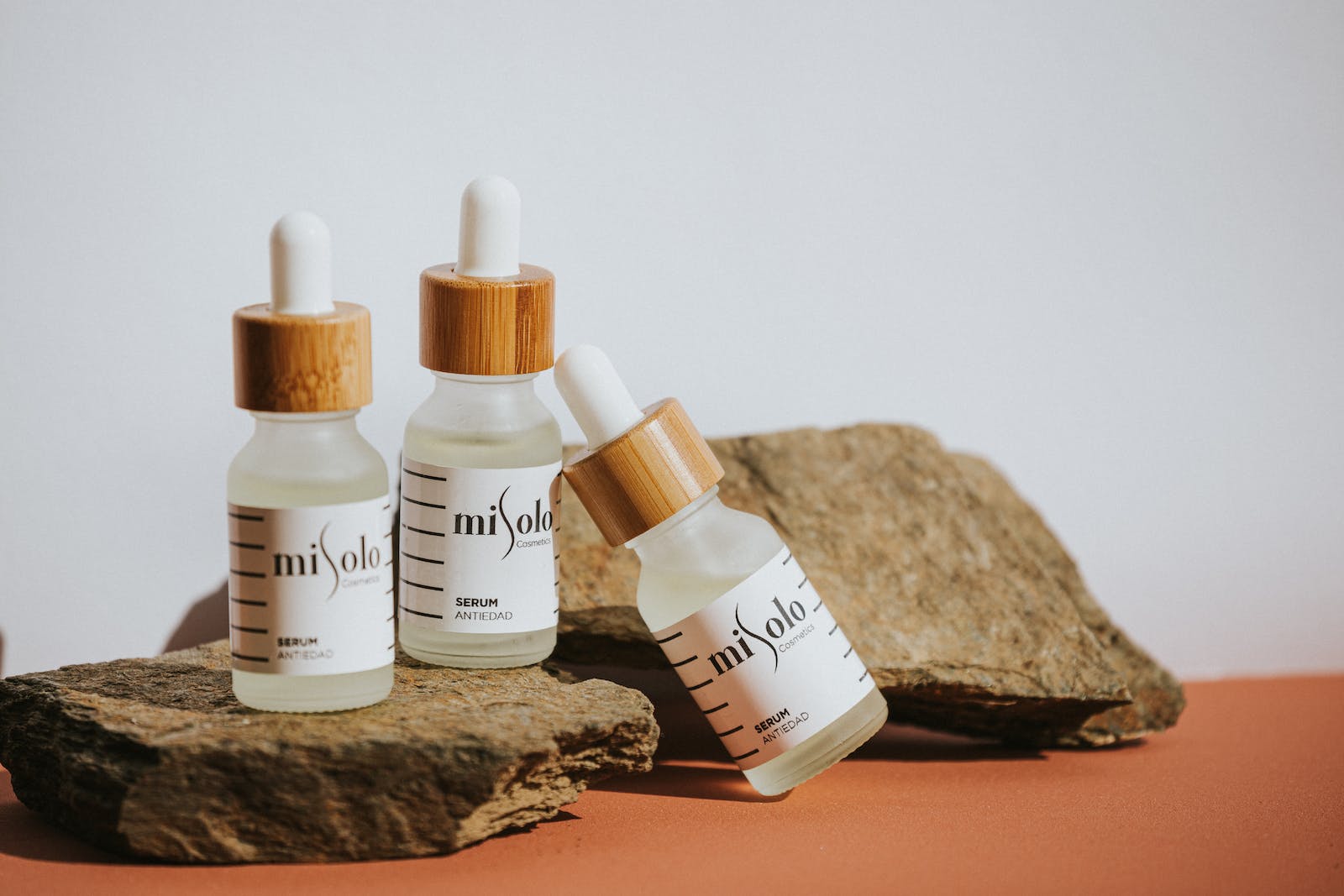 A Complete Guide for Private Label to Choose the Best Face Serum
